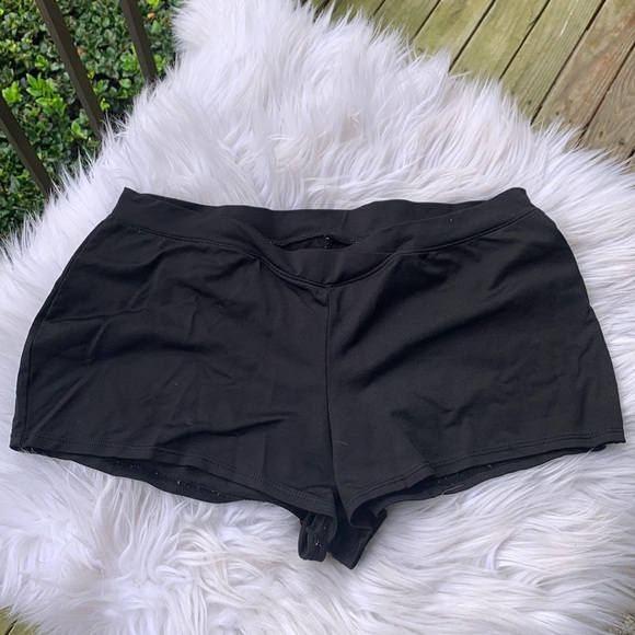 Danskin | Shorts | Danskin Booty Shorts 